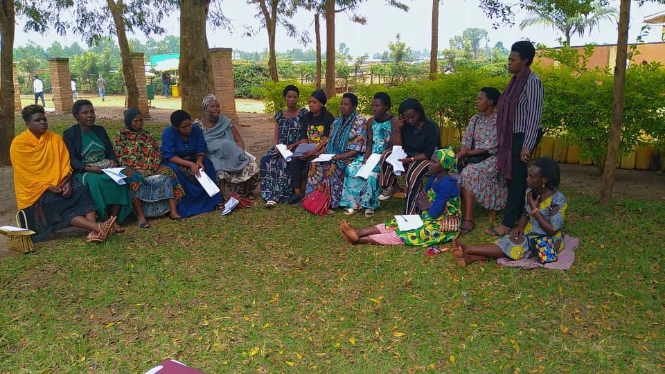 #WomenEmpowerment: The phase 3 training and mentorship sessions continue across sectors in <a href="/RwamaganaDistr/">Rwamagana District</a> and <a href="/Gasabo_District/">Gasabo District</a> , empowering women entrepreneurs in under the #FICCARS program. These sessions cover business management, identifying opportunities, goal setting,