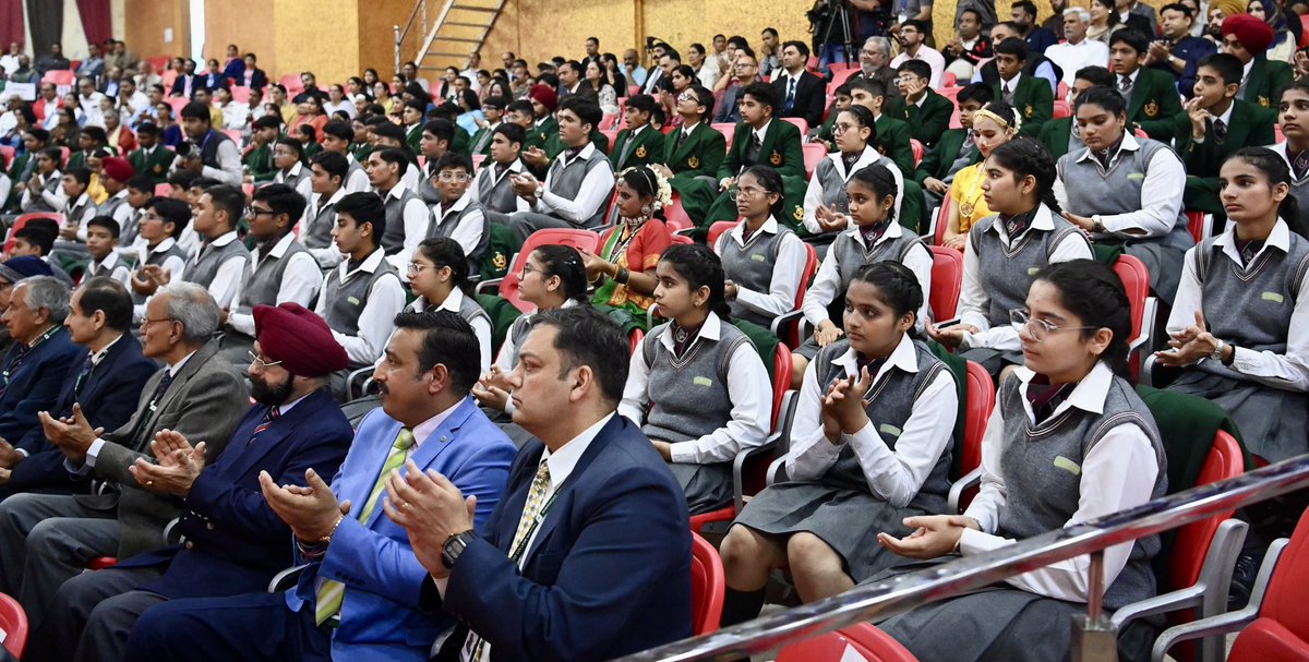 PIB in Uttarakhand on X: "Hon'ble Vice-President, Shri Jagdeep Dhankhar addressed the students and faculty members of Sherwood College in Nainital, Uttarakhand today. #SherwoodCollege @LtGenGurmit @DDnews_dehradun @airnews_ddn @VPIndia https://t.co ...