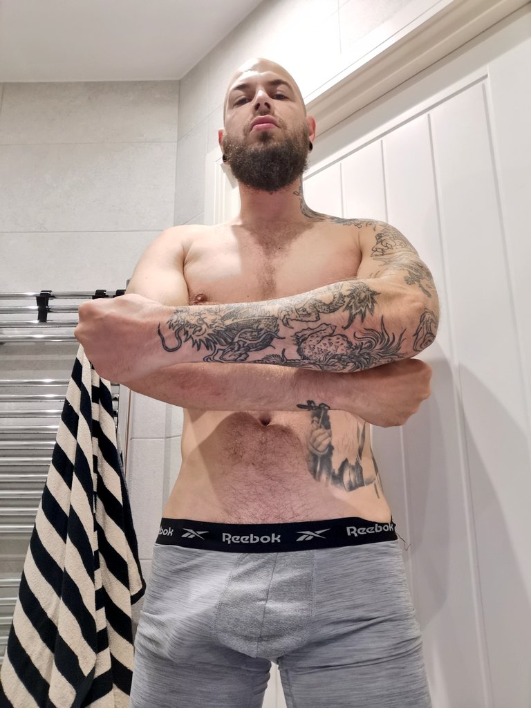 MaxxyBackup's tweet image. You're stroking again. Hit send while you do that loser....