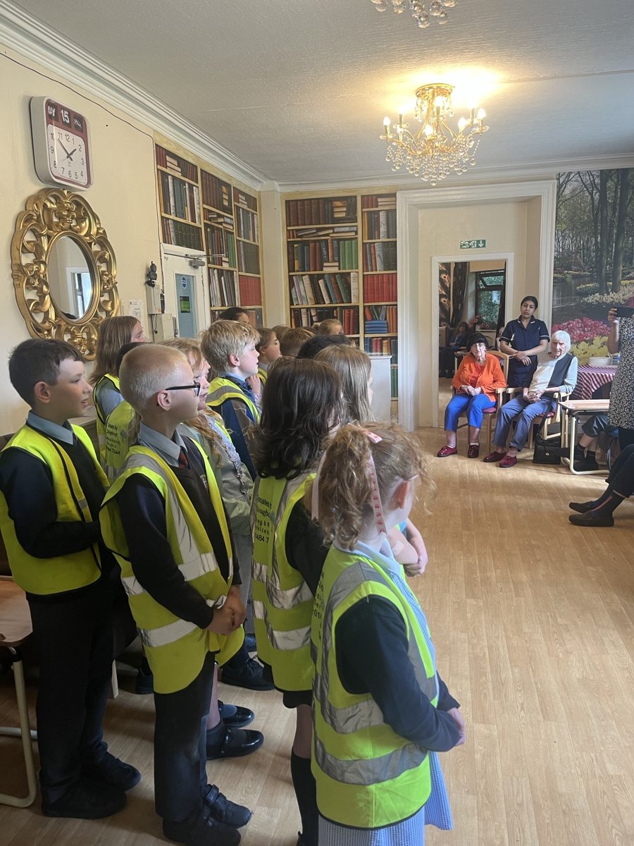 stjosephshx3's tweet image. 🎶 Our Year 4 students had a heartwarming visit to Bankfield Care Home yesterday, spreading smiles and joy as they sang to the residents. It was a special moment filled with music, laughter, and connection across generations. 🎵