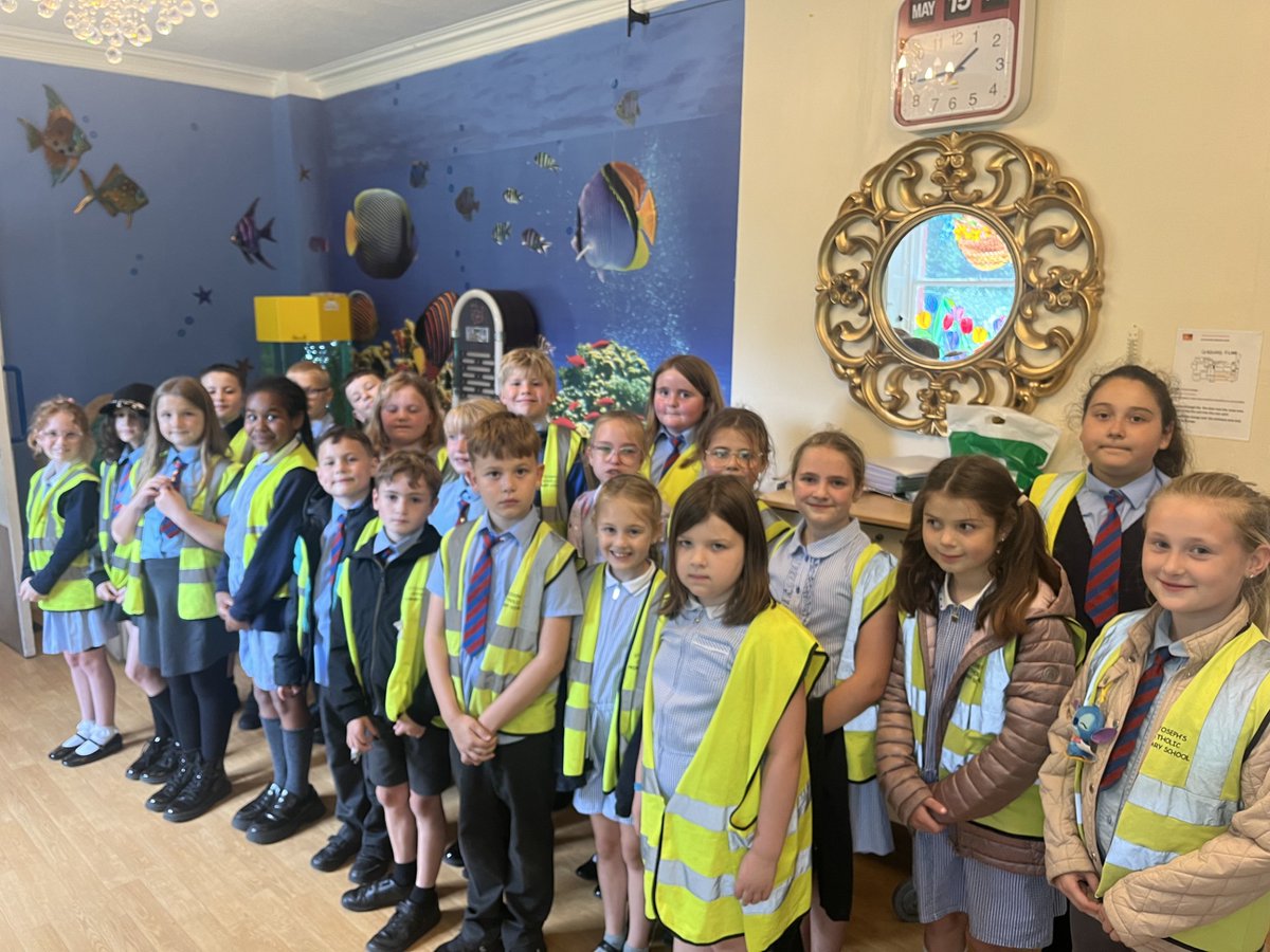 stjosephshx3's tweet image. 🎶 Our Year 4 students had a heartwarming visit to Bankfield Care Home yesterday, spreading smiles and joy as they sang to the residents. It was a special moment filled with music, laughter, and connection across generations. 🎵