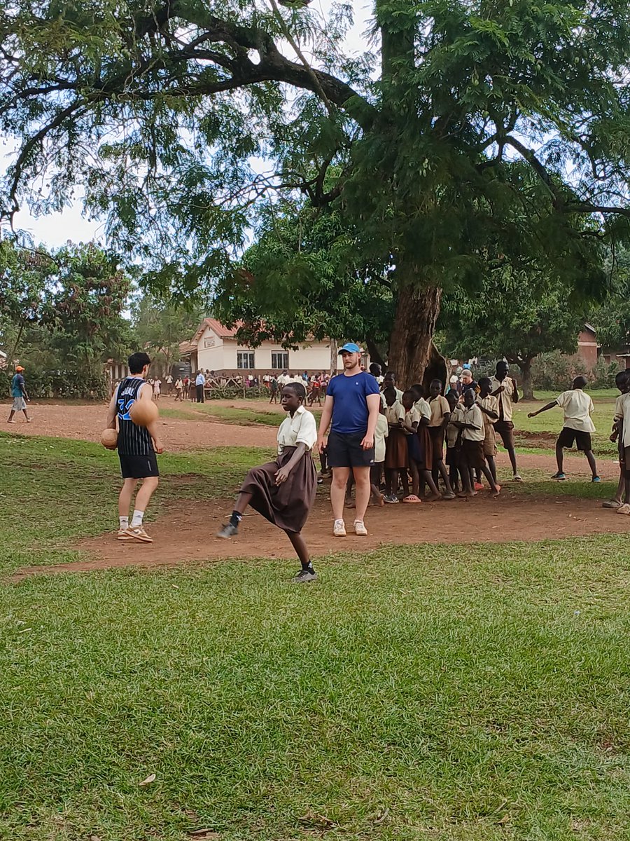 SimbaGaa's tweet image. Simba Wolfhounds emphasizes girl empowerment through Gaelic football. We are grateful for the @UCDVO team's partnership in achieving this dream and ensuring girls continue participating in sports.