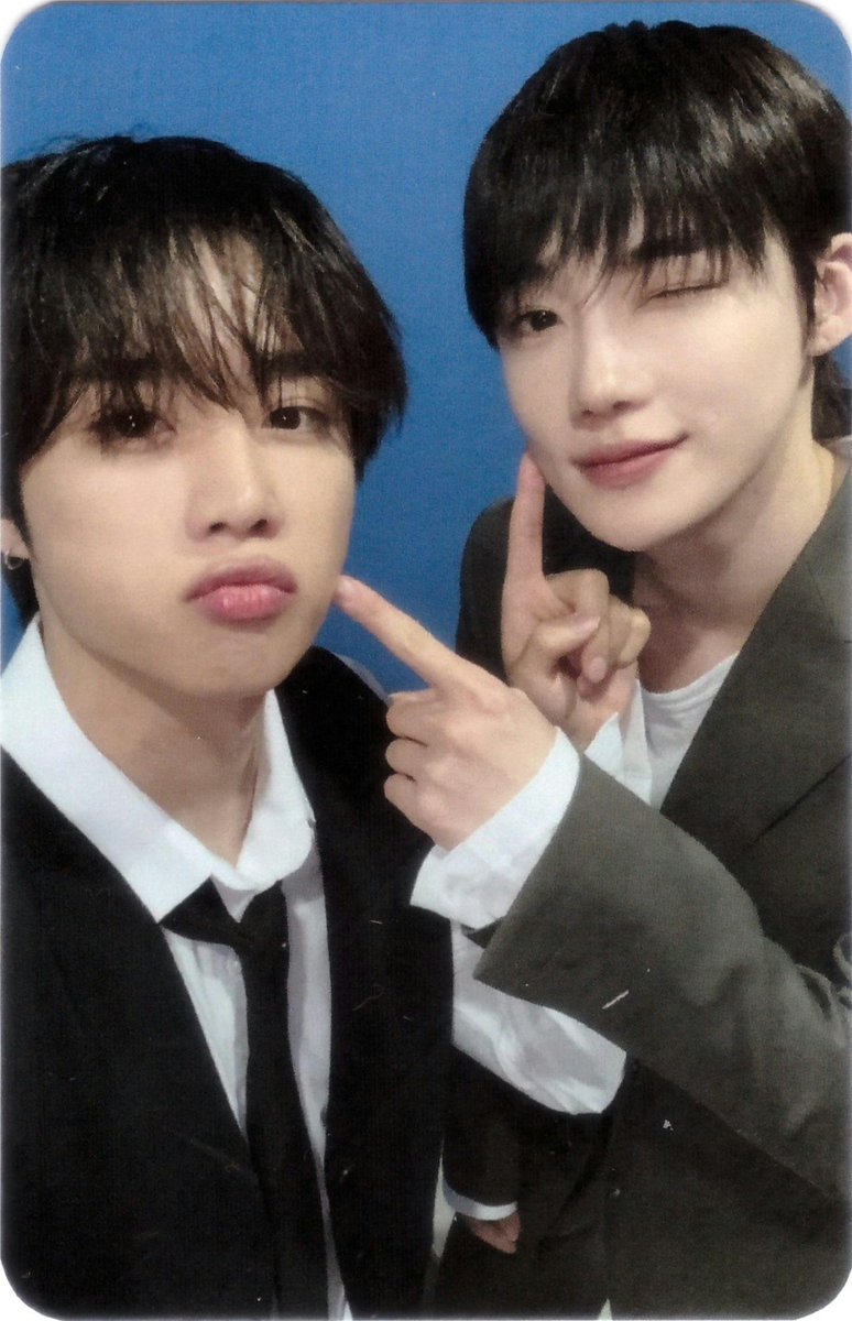 #선뉴
신나서 낑차낑차 스캔도 해왔어요
제발 이거 보구 다같이 선뉴해줘ㅓ
아이뽀ㅠㅠㅠㅠ