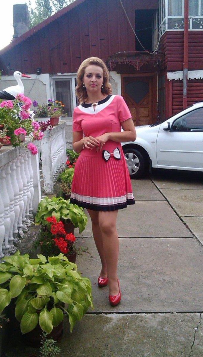 LinePulet's tweet image. ❤️ Bon début de week-end même si rien ne vas en ce moment dans ma vie je suis toute 🤩triste le faite de retweeter et de me suivre me donneras de la joie comment me trouver vous bisous à tous ♥️💕j’espère que cette chaleur prendras fin bientot 🌻