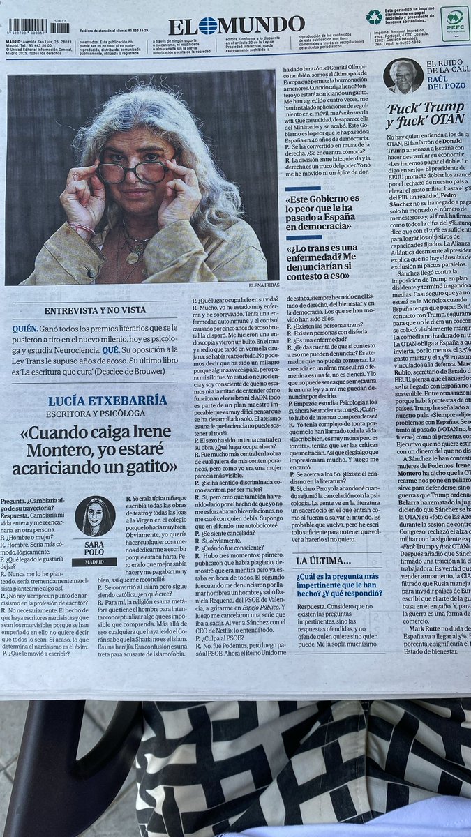 Hoy salgo en la contra de El mundo. Como soy completamente cegata, y me lo han mandado en foto, no he podido leerlo. No leo letra tan pequeña Desgracias de las señoras abuelitas