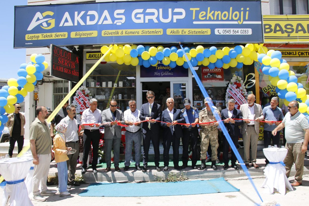 Camikebir Mahallesi Kaymakamlık karşısı Eski Peynir Meydanı girişinde faaliyete başlayan Rıdvan AKDAŞ'a ait AKDAŞ GRUP TEKNOLOJİ Ünvanlı işyerinin açılışını gerçekleştirdik. İşyerinin AKDAŞ ailesi ve ilçemize hayırlı olmasını temenni eder bol kazançlar dileriz.