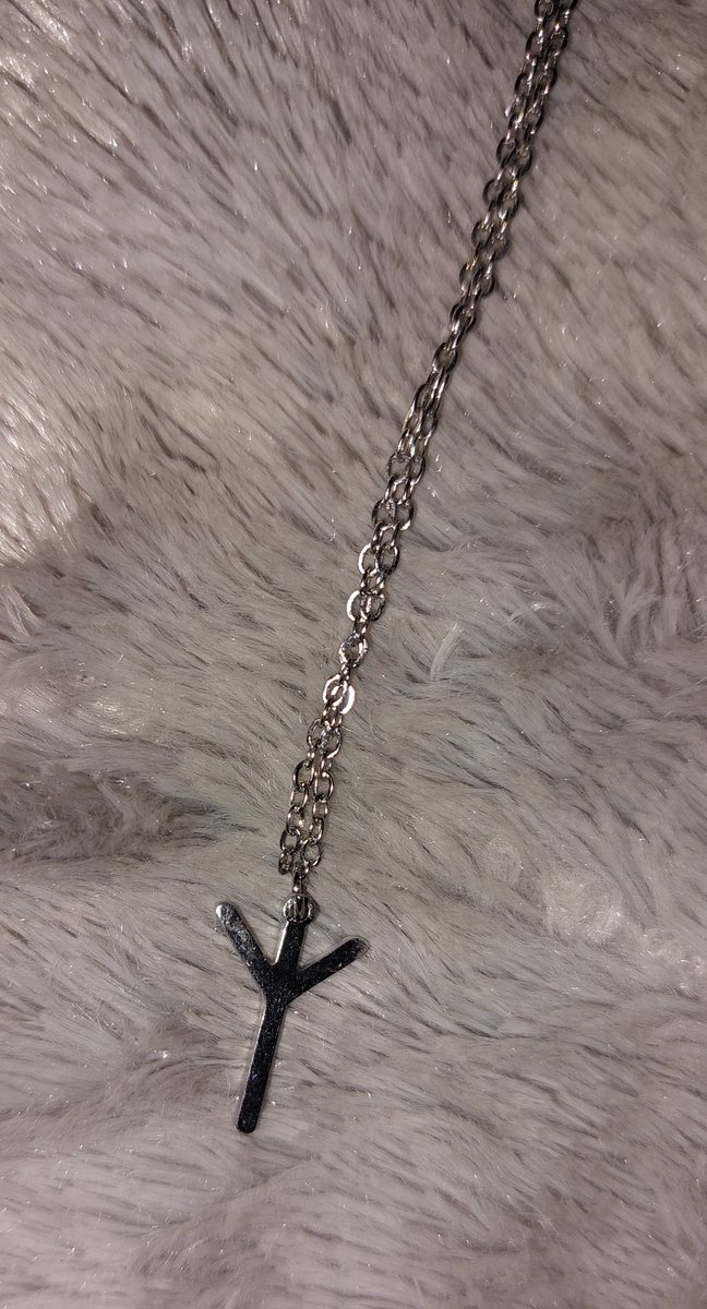 I was wearing a rune necklace today at preschool and a little boy asked me if it was a dinosaur footprint or a bird print and I felt like he summed me up pretty well 🤣🤣