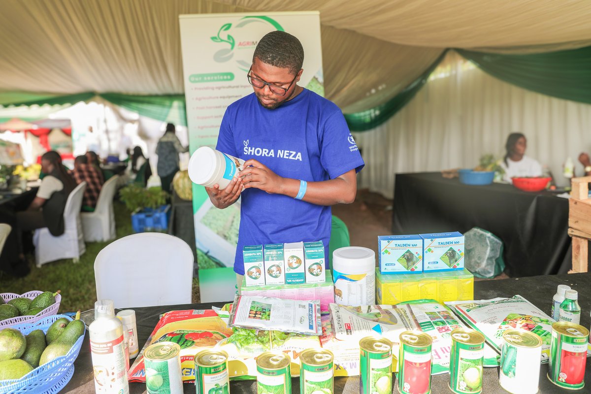 WFP_Rwanda_CD's tweet image. Young Agri-innovators supported by @WFP brought fresh energy to #RwandaAgriShow2025, showcasing homegrown farming and food innovations.

Their businesses are advancing sustainable #foodsystems, creating jobs, and improving food &amp;amp; nutrition security.
