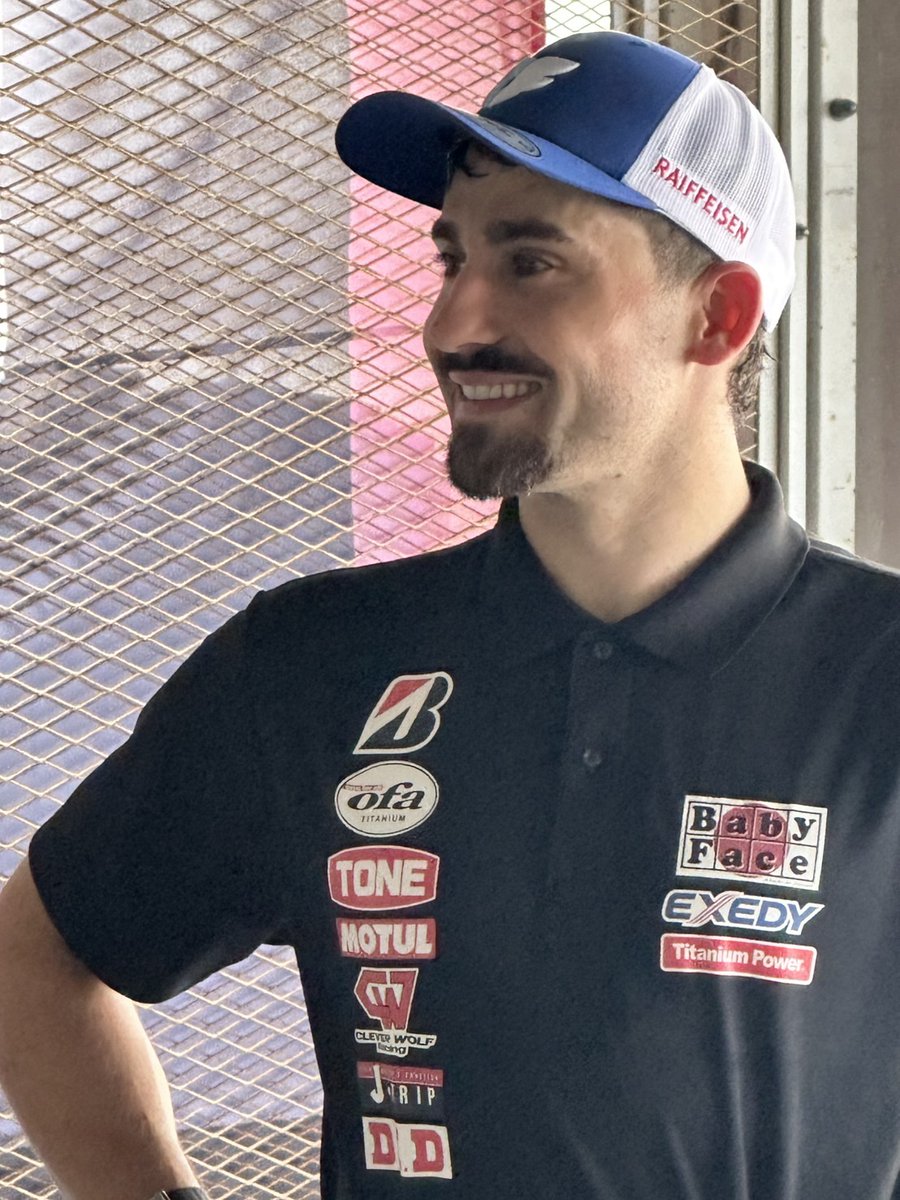 【#鈴鹿8耐 情報✨】  

こちらは爽やか🎐イケメンスイス人ライダーの #ロビン・ムルハウザー （<a href="/robinmulhauser/">Robin Mulhauser</a>）選手です

  Too cool‼️💞

#チタニウムパワー #babyface #YART
#RobinMulhauser