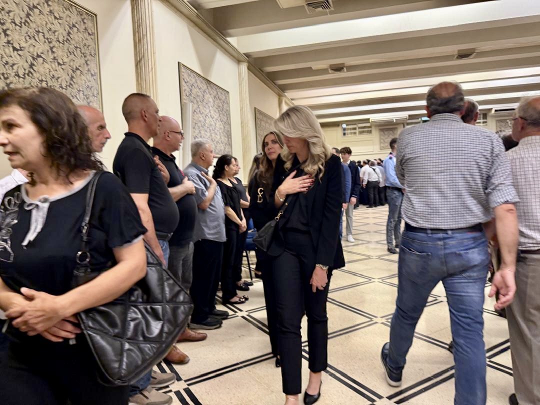 AliaNatafgi's tweet image. With heavy hearts, members of the Syrian American Association for Peace and Prosperity paid their respects today at the funeral of the martyrs of St. Elias Church in the Douala area of Damascus.
We stand in solidarity with the families and the community in this time of grief,…