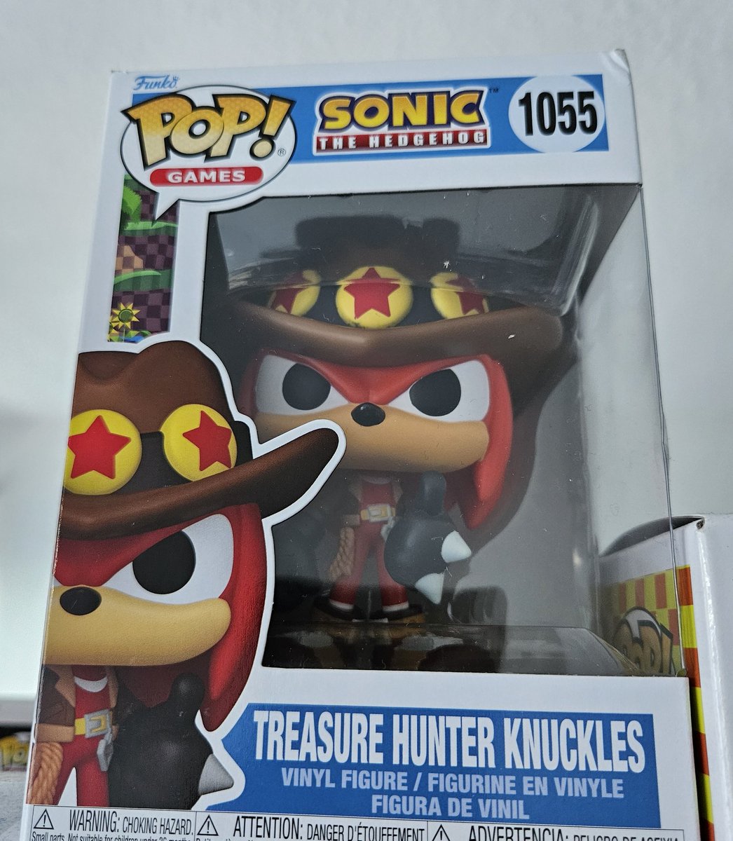 Another attempt to post this.

My Cloud Commander Deck arrived eventually. Last weekend, I had a small trip with a friend of mine and we purchased some #MagicTheGathering x #FinalFantasy Play-Booster. And I found a Treasure Hunter Knuckles Funko in the wild. Couldn't say no. 😁