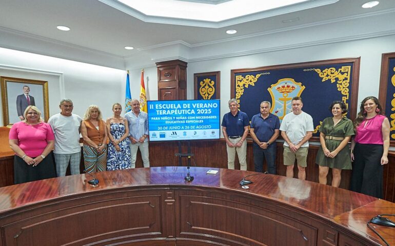 IHSM_CSIC_UMA's tweet image. La responsable de Comunicación del IHSM La Mayora, Isabel Díaz, participó en la presentación de la "II Escuela de Verano Terapéutica" para niños con necesidades educativas especiales, financiada con la recaudación de la XII Carrera Popular del IHSM La Mayora destinada a AFADINE