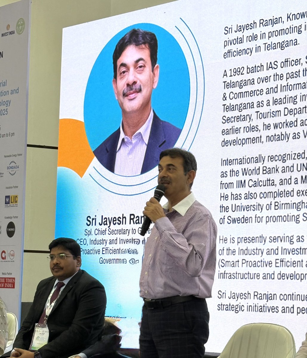 ChakrvarthiAVPS's tweet image. Dr. @jayesh_ranjan inagurated the second edition of IITX expo by @FTCCI He was appreciative of the initiative &amp;amp; personally interacted with many exhibitors &amp;amp; gave his valuable insights to them. He called upon on all the industries to make use of the MSME policy, best in country.