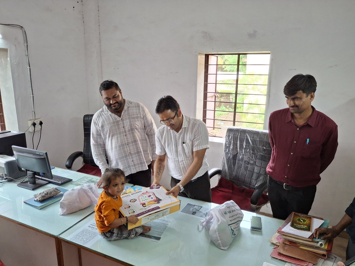 Collector & District Magistrate Bhavnagar (@collectorbhav) on Twitter photo આજ રોજ ઘોઘા તાલુકાના પડવા ગામની ગ્રામ પંચાયતની મુલાકાત લઈ તલાટી કમ મંત્રીની સામાન્ય દફતર તપાસણી કરેલ.
<a href="/CMOGuj/">CMO Gujarat</a>
<a href="/BhanubenMLA/">Bhanuben Babariya</a>
<a href="/revenuegujarat/">Revenue Dep. Gujarat</a>
<a href="/AlokPandey_IAS/">Alok Pandey IAS</a>
<a href="/Info_Bhavnagar/">Info Bhavnagar GoG</a> આજ રોજ ઘોઘા તાલુકાના પડવા ગામની ગ્રામ પંચાયતની મુલાકાત લઈ તલાટી કમ મંત્રીની સામાન્ય દફતર તપાસણી કરેલ.
<a href="/CMOGuj/">CMO Gujarat</a>
<a href="/BhanubenMLA/">Bhanuben Babariya</a>
<a href="/revenuegujarat/">Revenue Dep. Gujarat</a>
<a href="/AlokPandey_IAS/">Alok Pandey IAS</a>
<a href="/Info_Bhavnagar/">Info Bhavnagar GoG</a>