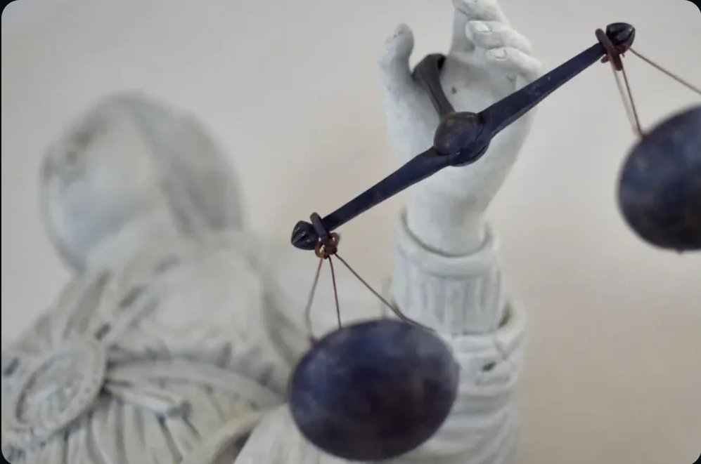 forzanimes1203's tweet image. "Mon honneur et ma dignité m'ont été rendus"
L'ancien chef de la #CRS4,
Luc-Noël Larcher, relaxé par la justice ➡️europe1.fr/Police-Justice…