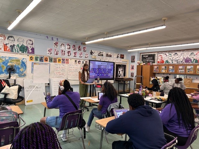 #FlashbackFriday In May, #NCASM Dr. Terri Adams + Rebekah Hackett spoke at City Springs Elementary/Middle School in D.C. They talked about #NOAA and air quality as a part of the launch of the air quality environmental science work set for the fall.
#SupportNOAACSCs #STEM #hbcu