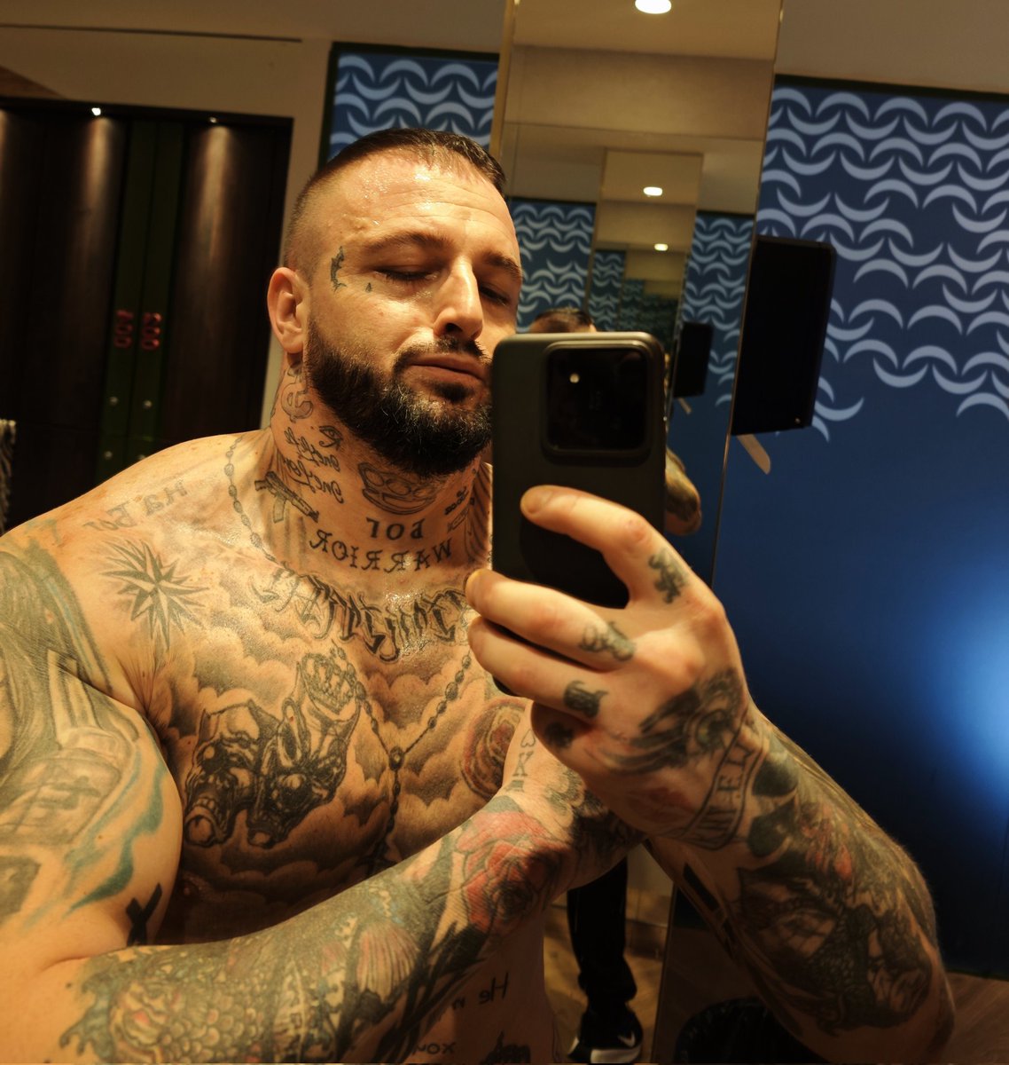 Sin excusas, solo progreso
#NoExcuses #GymLife #PostWorkout #Discipline #FitnessMotivation