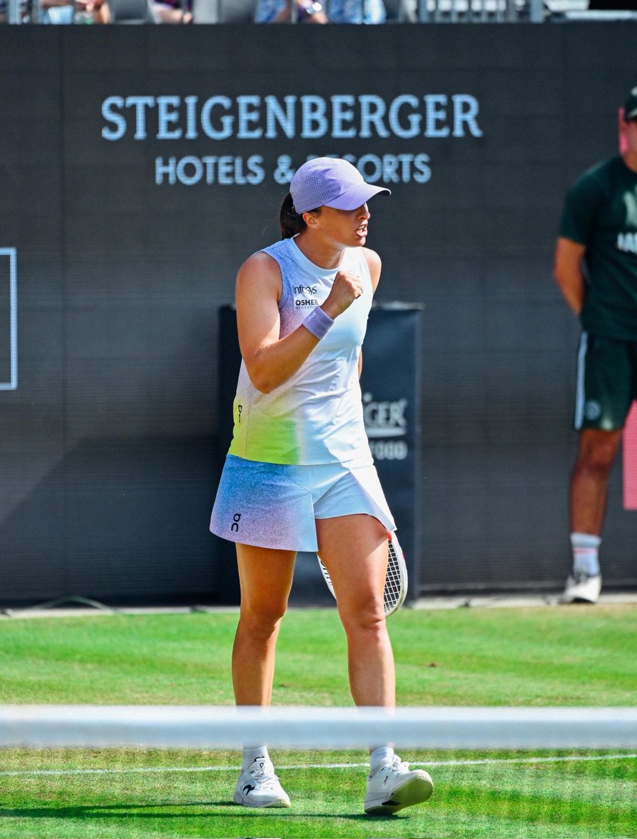 Swiatek d. Paolini 6-1 6-3 in Bad Homburg

What a moment

Iga is into her 1st career final on grass

There aren’t many things she hasn’t done in this sport

1 win away from her 1st title on grass

✅27th final
✅5th top 10 win of 2025
✅35th win of 2025

Grasstrek thriving

🇵🇱❤️