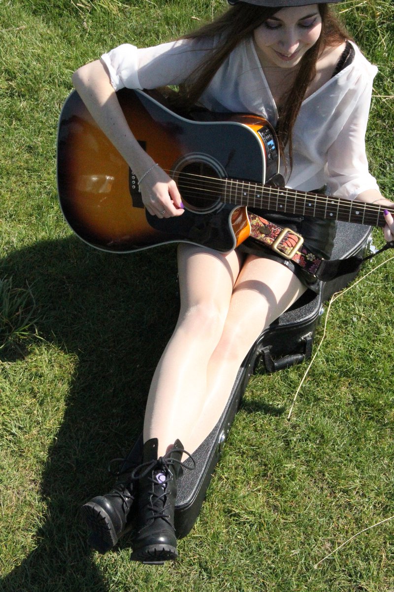 Vanavond zing ik in Eindhoven tijdens een besloten Italiaans diner met mijn Italiaanse repertoire. Ik heb er zin in in! 🎤🎸🇮🇹

#fabfolk #eindhoven

PS Wil jij mij ook op jouw privéfeestje of evenement laten optreden? Neem dan contact op via: fabianadammers.com/contact