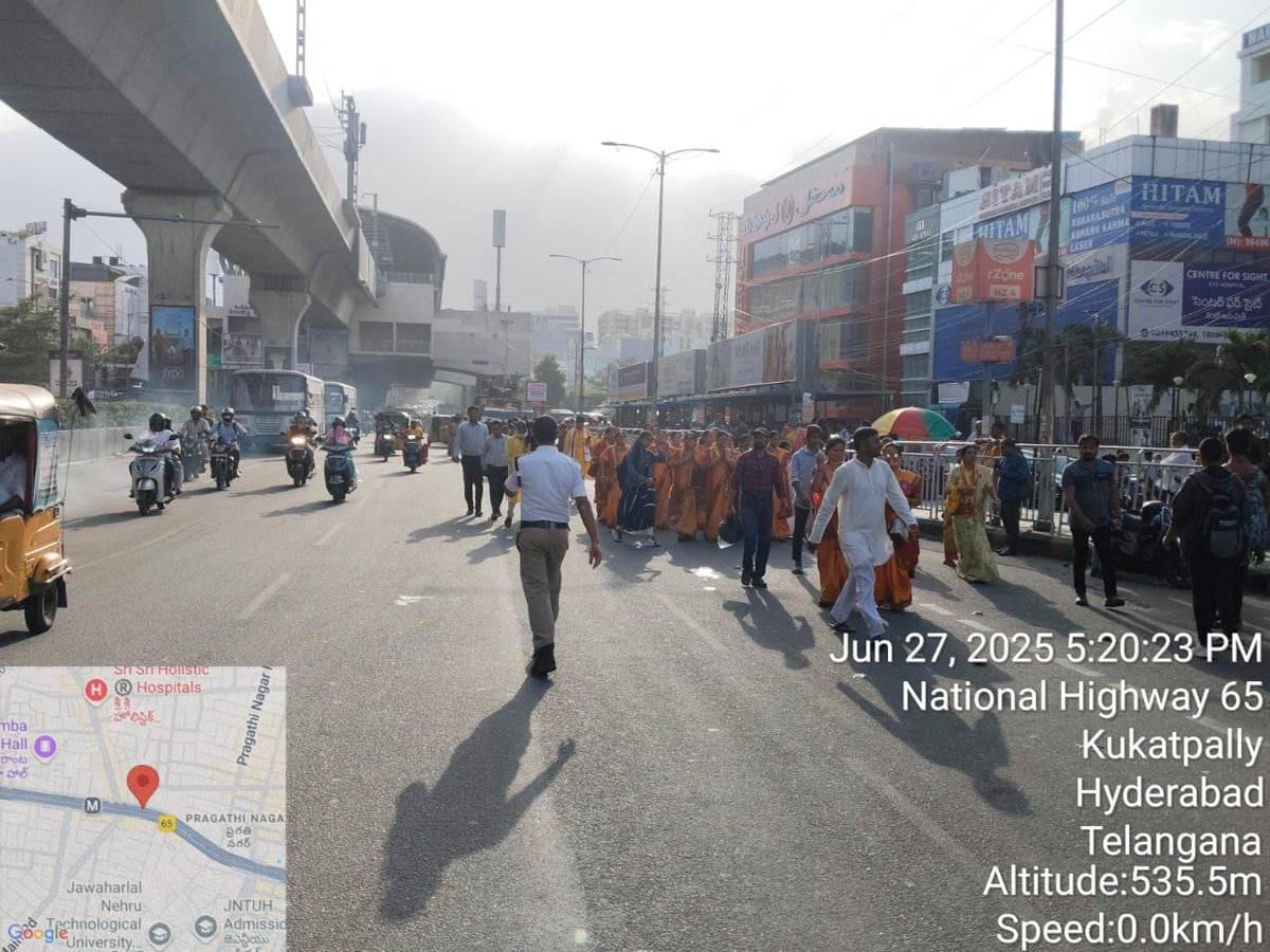 Traffic Update 27.06.2025, 17:57 Hrs
Traffic movement is slow  at Miyapur Metro towards JNTUH. Due to Rally.
KPHB Traffic Police  are working to clear Traffic. Please cooperate with Traffic Police.
We request all commuters to cooperate with the Traffic Police