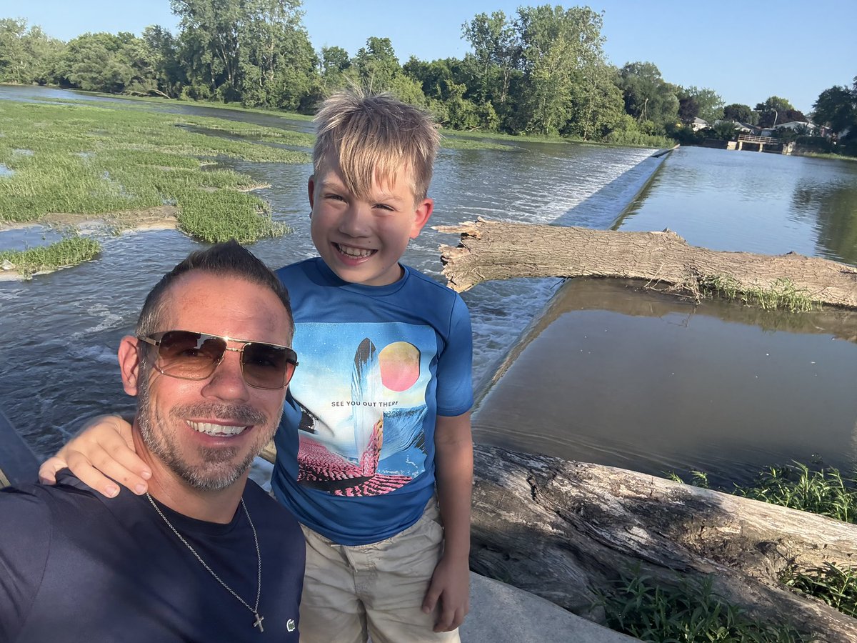 ted_rath's tweet image. Showing our kids the hometown we grew up in is always a fun trip down memory lane…
A great opportunity for reflection!!!
.
.
.
#tedwalk #dailydeposits #defaulturgent #BeyondComfort