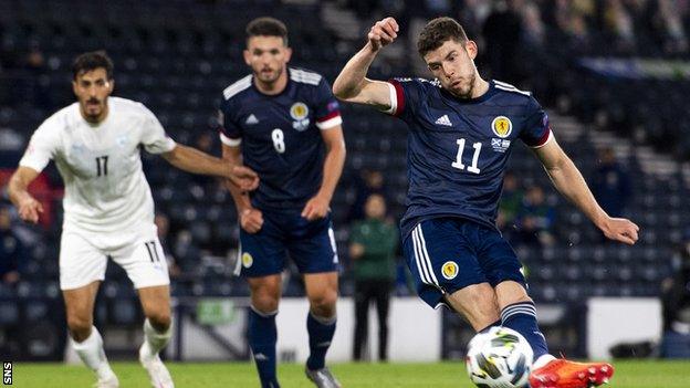 hampdenroarpod's tweet image. When Scotland headed towards a Euros play-off after almost a year of no games ๐ด๓ ง๓ ข๓ ณ๓ ฃ๓ ด๓ ฟ๐๏ธ
- A free chapter from 'A Nation Again', including interviews with Dykes, Christie, McGinn, Marshall and more.
๐ bit.ly/4lxrzOt
๐ข bit.ly/44BYxr6
Other: bit.ly/3Tdg6Yg