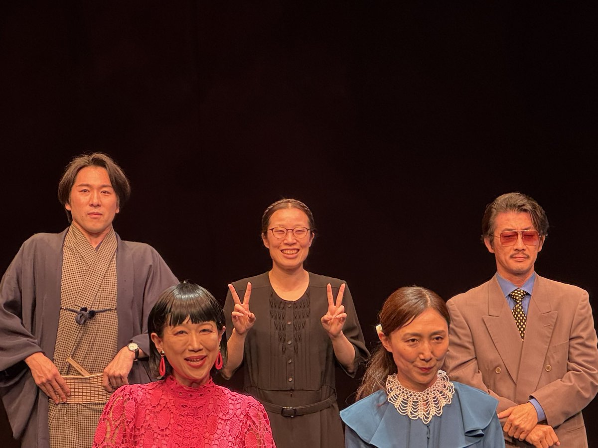 manomiren's tweet image. #LIPSTICKS 
#スラステ
上半期TOP3に入るくらい面白かった！大外刈はダメ👨小難しいことも感情爆発もなく只々お芝居を楽しんで笑っちゃう🤫細やかな色々が左右で起きてて楽しかった。お衣装も大変楽しみました。（あのショキピンのタイツどこに売ってるの）コメディだけじゃないメッセージ性も良き💄