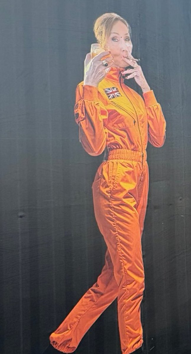 KateBMwriting's tweet photo. This is the coolest thing to come out of Glastonbury for years 🚀 https://t.co/Z9VWGmBziZ
