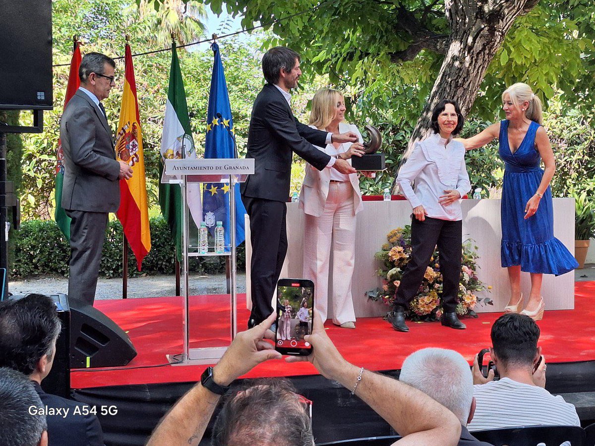 ASOGRA (@asogra_) on Twitter photo Representantes de <a href="/ASOGRA_/">ASOGRA</a> pudieron asistir al acto #accesible en #LSE por la XXI edición del Premio Internacional de Poesía “Ciudad de Granada, Federico García Lorca” organizados desde el <a href="/aytogr/">Ayuntamiento de Granada</a>, con la presencia de personas destacadas como la Consejera de <a href="/CulturaAND/">Cultura Junta de Andalucía</a> Representantes de <a href="/ASOGRA_/">ASOGRA</a> pudieron asistir al acto #accesible en #LSE por la XXI edición del Premio Internacional de Poesía “Ciudad de Granada, Federico García Lorca” organizados desde el <a href="/aytogr/">Ayuntamiento de Granada</a>, con la presencia de personas destacadas como la Consejera de <a href="/CulturaAND/">Cultura Junta de Andalucía</a>