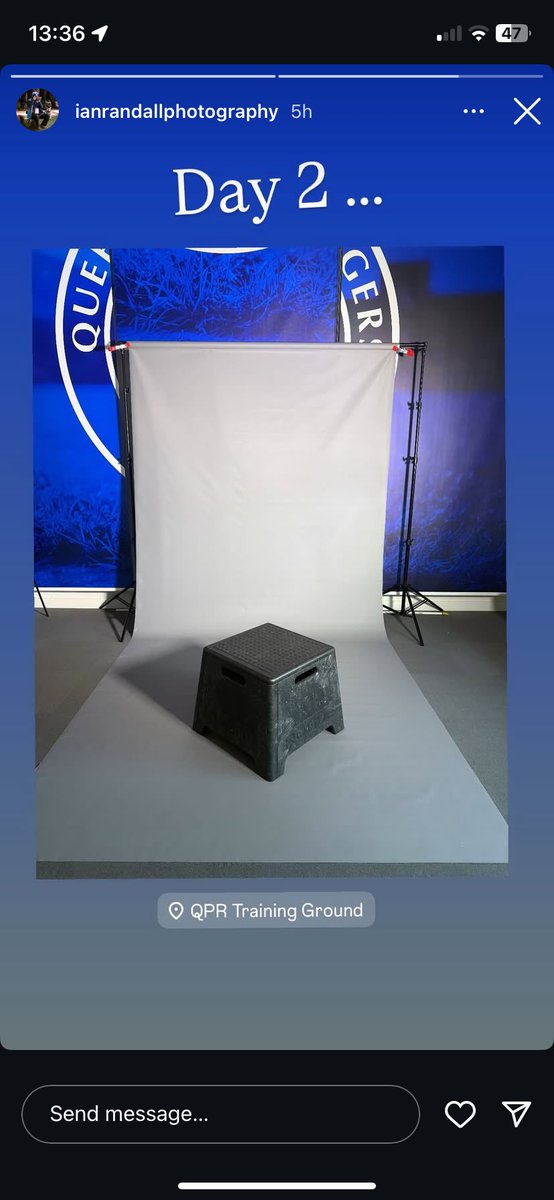 zac_rss's tweet image. Ian Randell club photographer on Insta…Who could this be for 👀🇬🇭 #QPR