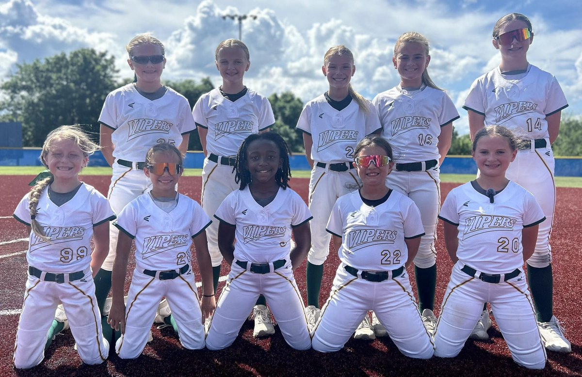 Pepvols3's tweet photo. These girls are putting in the work in Branson. 2-0 pool, 1-0 bracket. More work to be done! Proud of them. https://t.co/C9feHrrHmj