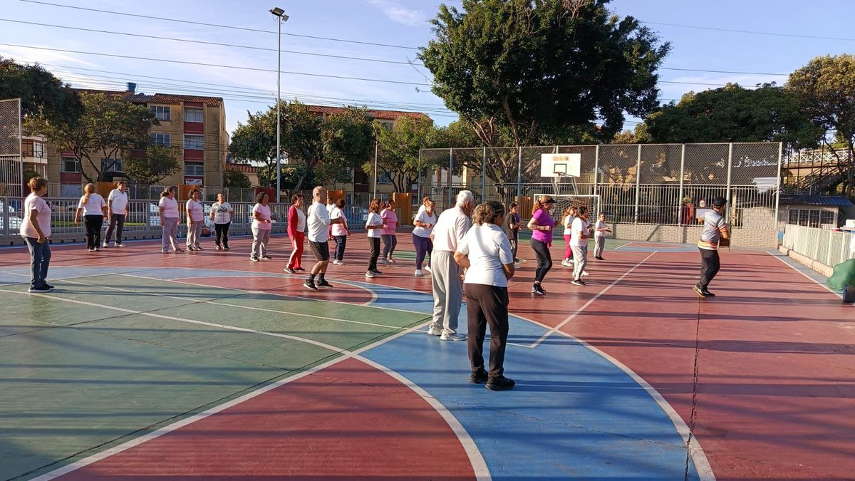 La cultural 100.7 FM sigue llegando a los barrios de la ciudad bonita. Hoy el turno es para ciudad bolivar.