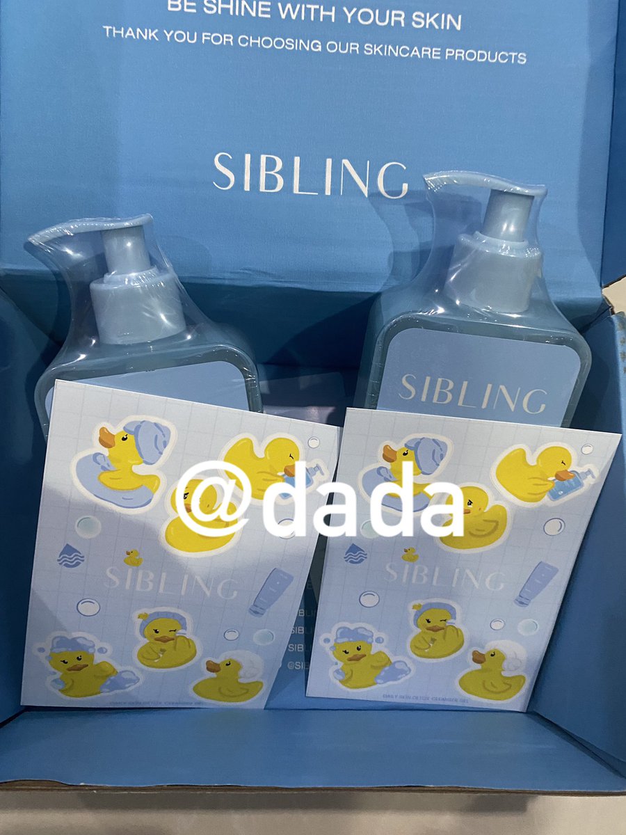 emgeeeieim's tweet photo. เจลล้างหน้าซิบบลิ้ง ขวดใหญ่ 

ว่าง พร้อมส่ง 1 ขวด ⭐️🙌🏻

390 ส่งฟรี

#sibling #ซิบบลิ้ง #ลดรอย #ส่งต่อสกินแคร์ #ส่งต่อเครื่องสำอางค์ #เซรั่มsibling #awena #vitc #แก้มกี้ https://t.co/fop1W9pdc3