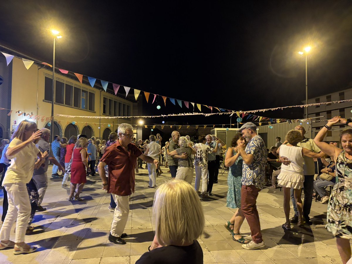 Gran ambient al Casal Cívic mossèn Josep Guiteras a la festa final de curs.

#PrimerElsDeCas
#SOMI #Vic