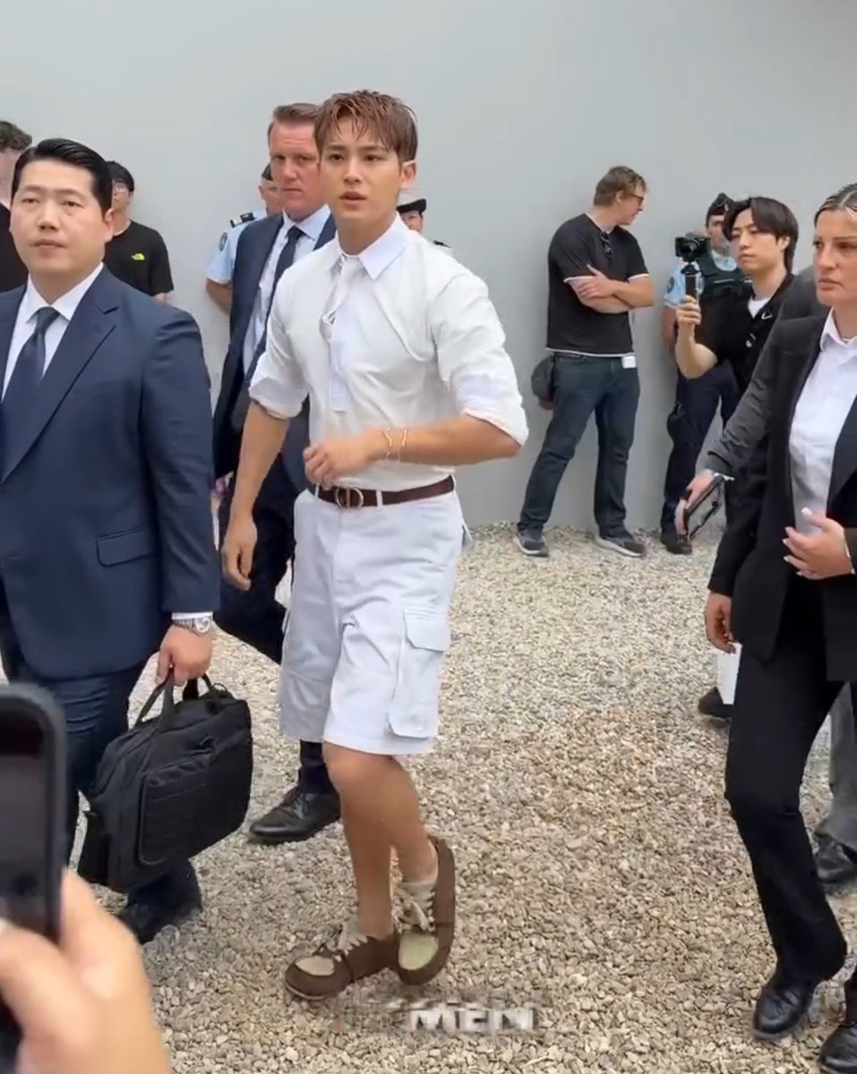 mingyu’s fit today 

#MINGYUxDiorSummer26 
#DiorSummer26 @dior <a href="/pledis_17/">세븐틴(SEVENTEEN)</a>