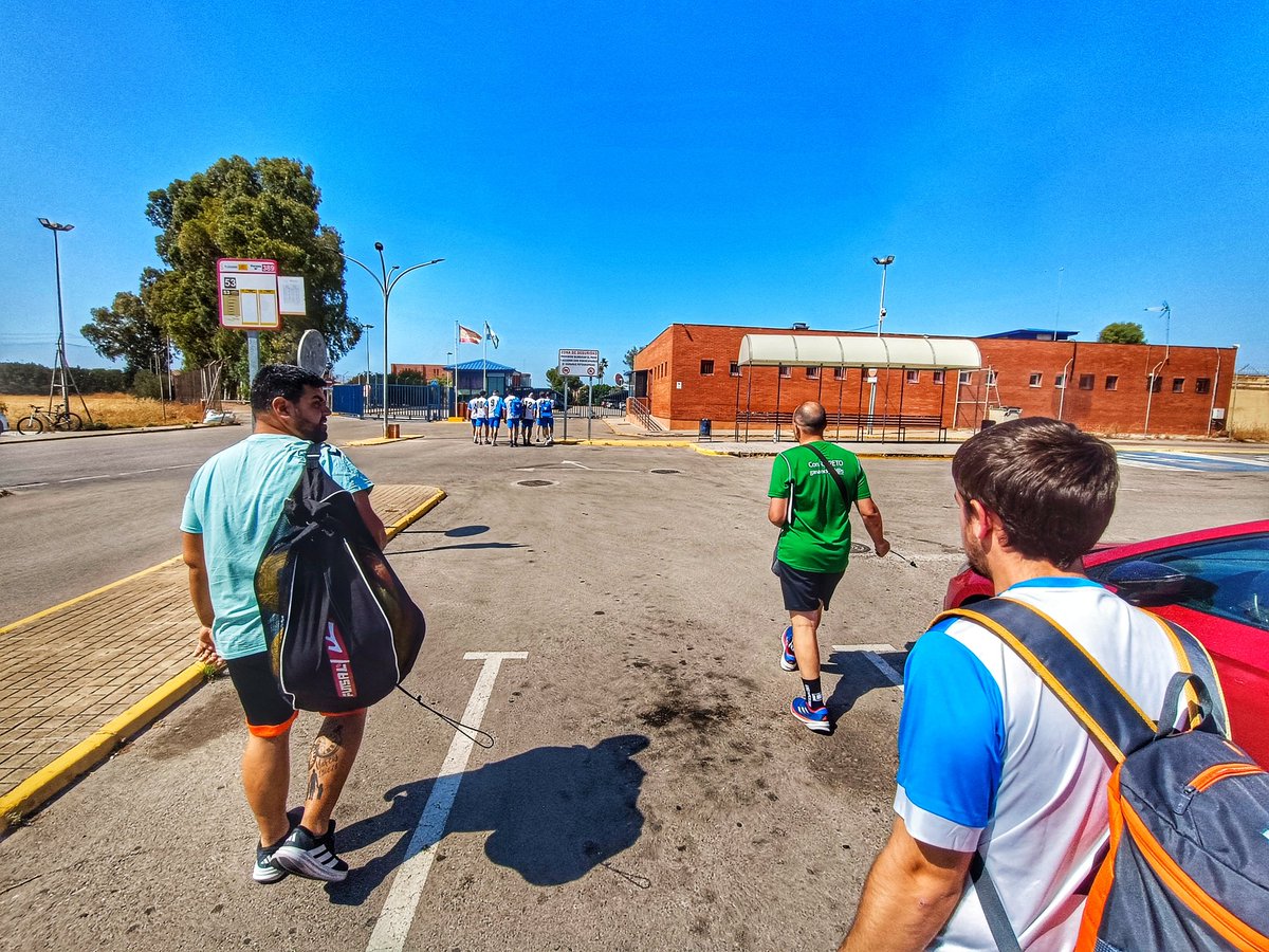 CDSALTERASVETER's tweet photo. El pasado miércoles 25 de junio de 2025, tuvimos el privilegio de vivir una experiencia única en el Centro Penitenciario Provincial de Sevilla (Sevilla 1), compartiendo un partido de fútbol en el polideportivo Talant Dujshebaev. https://t.co/aN9ytau652