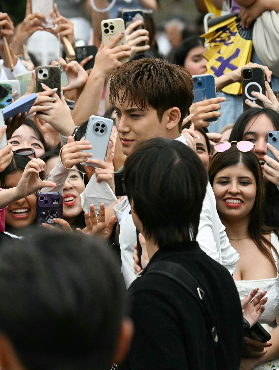 🐶 (@gyumedia) on Twitter photo DIOR SUMMER 2026 AT PARIS FASHION WEEK #민규 (via getty)
MINGYU REIGNS DIOR HOMME PFW
#MINGYUxDiorSummer26 #DiorSummer26
@dior <a href="/pledis_17/">세븐틴(SEVENTEEN)</a> DIOR SUMMER 2026 AT PARIS FASHION WEEK #민규 (via getty)
MINGYU REIGNS DIOR HOMME PFW
#MINGYUxDiorSummer26 #DiorSummer26
@dior <a href="/pledis_17/">세븐틴(SEVENTEEN)</a>