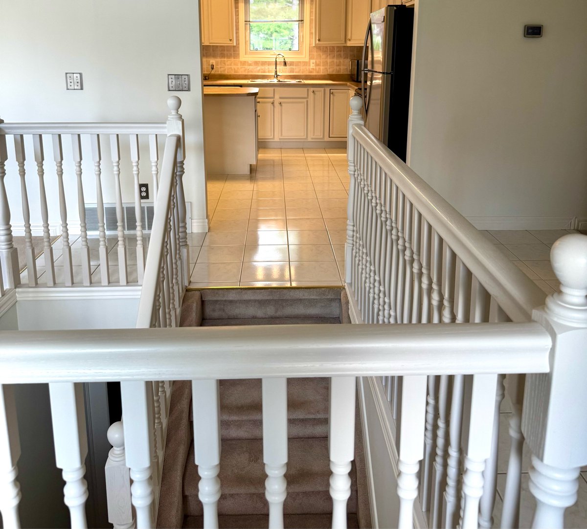 WePaintCabinets's tweet photo. 🌟 Transform Your Home with WePaintCabinets Windsor! 🌟

📸 Before: Classic oak kitchen &amp; staircase.
📸 After: Fresh, painted look!
💥 Enjoy professional results with a FREE ESTIMATE! Plus, get 6-month 0% financing O.A.C. for a limited time. Message us for a free quote https://t.co/ipTZzY84Hv