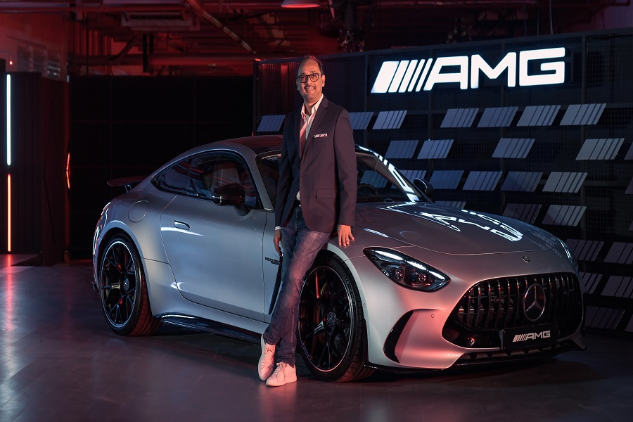 TestDriveGuru (@guru_drive) on Twitter photo Mercedes-Benz India launches Mercedes-AMG GT 63 4MATIC+ and track-focused ‘GT 63 PRO’
testdriveguru.com/mercedes-benz-…
#MercedesAMGGT63 #GT63PRO #OneManOneEngine #MercedesBenzIndia #AMGPerformance #TrackReady #LuxurySportscar #F1Inspired <a href="/santiyer/">Santosh Iyer</a> #HandcraftedPerformance <a href="/guru_drive/">TestDriveGuru</a> Mercedes-Benz India launches Mercedes-AMG GT 63 4MATIC+ and track-focused ‘GT 63 PRO’
testdriveguru.com/mercedes-benz-…
#MercedesAMGGT63 #GT63PRO #OneManOneEngine #MercedesBenzIndia #AMGPerformance #TrackReady #LuxurySportscar #F1Inspired <a href="/santiyer/">Santosh Iyer</a> #HandcraftedPerformance <a href="/guru_drive/">TestDriveGuru</a>