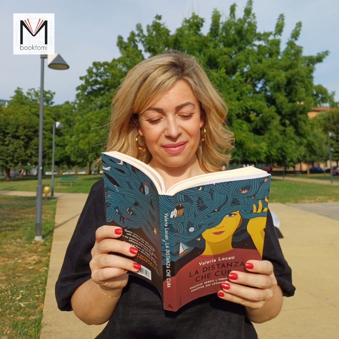 #BooktoMi #Nuova #Recensione
Sul sito⤵️
booktomi.com/2025/06/27/la-…

📚 La distanza che cura
✍️ <a href="/unapsicoincitta/">UnaPsicologaInCittà</a> 
🔸️ <a href="/Mondadori/">Mondadori</a> 
“La paura dell’abbandono ha portato a non evolvere, a fermare il motore..."

#buonalettura
#leggere
#book