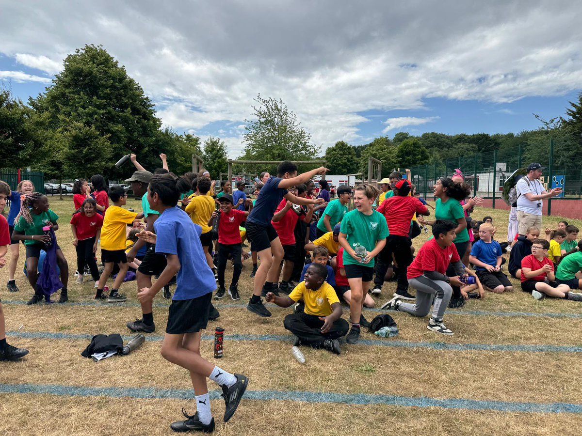 LHS PE (@physicaledlhs) on Twitter photo CHAMPIONSSS
SO PROUD OF YOU ALL
WHAT A WAY TO FINISH THE SPORTING YEAR.💜💛🏆
<a href="/HeadLHS/">Head@LauranceHaines</a> <a href="/ChairGovLHS/">ChairGovLHS</a> CHAMPIONSSS
SO PROUD OF YOU ALL
WHAT A WAY TO FINISH THE SPORTING YEAR.💜💛🏆
<a href="/HeadLHS/">Head@LauranceHaines</a> <a href="/ChairGovLHS/">ChairGovLHS</a>
