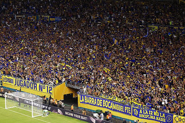 Más allá de los resultados la diferencia de grandeza entre Boca y River siempre es y será la misma:

LA GENTE 💙💛💙