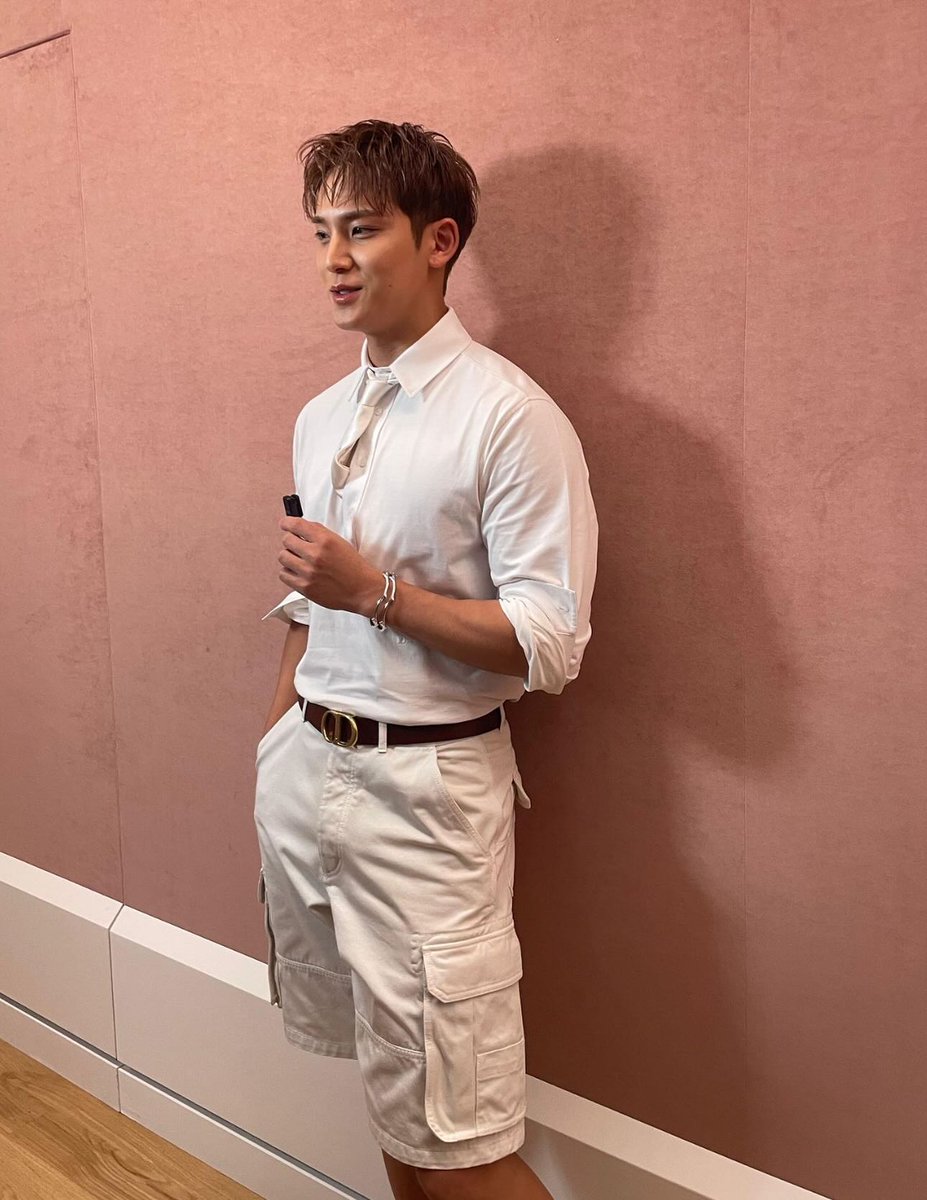 🐶 (@gyumedia) on Twitter photo DIOR SUMMER 2026 AT PARIS FASHION WEEK #민규 (via men's uno)
🔗 instagram.com/p/DLZ5eyfJg-5/
MINGYU REIGNS DIOR HOMME PFW
#MINGYUxDiorSummer26 #DiorSummer26
@dior <a href="/pledis_17/">세븐틴(SEVENTEEN)</a> DIOR SUMMER 2026 AT PARIS FASHION WEEK #민규 (via men's uno)
🔗 instagram.com/p/DLZ5eyfJg-5/
MINGYU REIGNS DIOR HOMME PFW
#MINGYUxDiorSummer26 #DiorSummer26
@dior <a href="/pledis_17/">세븐틴(SEVENTEEN)</a>