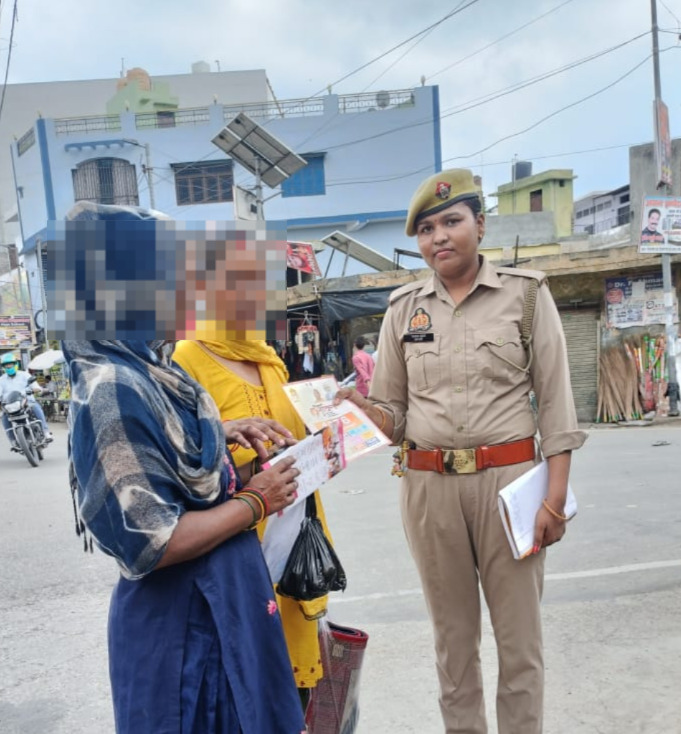 Amroha Police (@amrohapolice) on Twitter photo рдкреБрд▓рд┐рд╕ рдЕрдзреАрдХреНрд╖рдХ рдЕрдорд░реЛрд╣рд╛ <a href="/AmitKAnandIPS/">Amit Kumar Anand IPS</a> рдХреЗ рдирд┐рд░реНрджреЗрд╢рди рдореЗ #MissionShakti рдХреЗ рд╡рд┐рд╢реЗрд╖ рдЕрднрд┐рдпрд╛рди рдХреЗ рддрд╣рдд #рд╢рдХреНрддрд┐_рджреАрджреА/рдмреАрдЯ рдЖрд░рдХреНрд╖реА рджреНрд╡рд╛рд░рд╛ рдХреНрд╖реЗрддреНрд░ рдореЗрдВ рдорд╣рд┐рд▓рд╛рдУрдВ/рдмрд╛рд▓рд┐рдХрд╛рдУрдВ рдХреЛ рд╡рд┐рднрд┐рдиреНрди рд╣реЗрд▓реНрдкрд▓рд╛рдЗрди рдирдВрдмрд░реЛрдВ рд╡ рд╕рд╛рдЗрдмрд░ рдЕрдкрд░рд╛рдз рдХреЗ рдмрд╛рд░реЗ рдореЗрдВ рдЬрд╛рдЧрд░реВрдХ рдХрд┐рдпрд╛ рдЬрд╛ рд░рд╣рд╛ рд╣реИ ред
#ShePoweredUPP
#WomenEmpowerment рдкреБрд▓рд┐рд╕ рдЕрдзреАрдХреНрд╖рдХ рдЕрдорд░реЛрд╣рд╛ <a href="/AmitKAnandIPS/">Amit Kumar Anand IPS</a> рдХреЗ рдирд┐рд░реНрджреЗрд╢рди рдореЗ #MissionShakti рдХреЗ рд╡рд┐рд╢реЗрд╖ рдЕрднрд┐рдпрд╛рди рдХреЗ рддрд╣рдд #рд╢рдХреНрддрд┐_рджреАрджреА/рдмреАрдЯ рдЖрд░рдХреНрд╖реА рджреНрд╡рд╛рд░рд╛ рдХреНрд╖реЗрддреНрд░ рдореЗрдВ рдорд╣рд┐рд▓рд╛рдУрдВ/рдмрд╛рд▓рд┐рдХрд╛рдУрдВ рдХреЛ рд╡рд┐рднрд┐рдиреНрди рд╣реЗрд▓реНрдкрд▓рд╛рдЗрди рдирдВрдмрд░реЛрдВ рд╡ рд╕рд╛рдЗрдмрд░ рдЕрдкрд░рд╛рдз рдХреЗ рдмрд╛рд░реЗ рдореЗрдВ рдЬрд╛рдЧрд░реВрдХ рдХрд┐рдпрд╛ рдЬрд╛ рд░рд╣рд╛ рд╣реИ ред
#ShePoweredUPP
#WomenEmpowerment