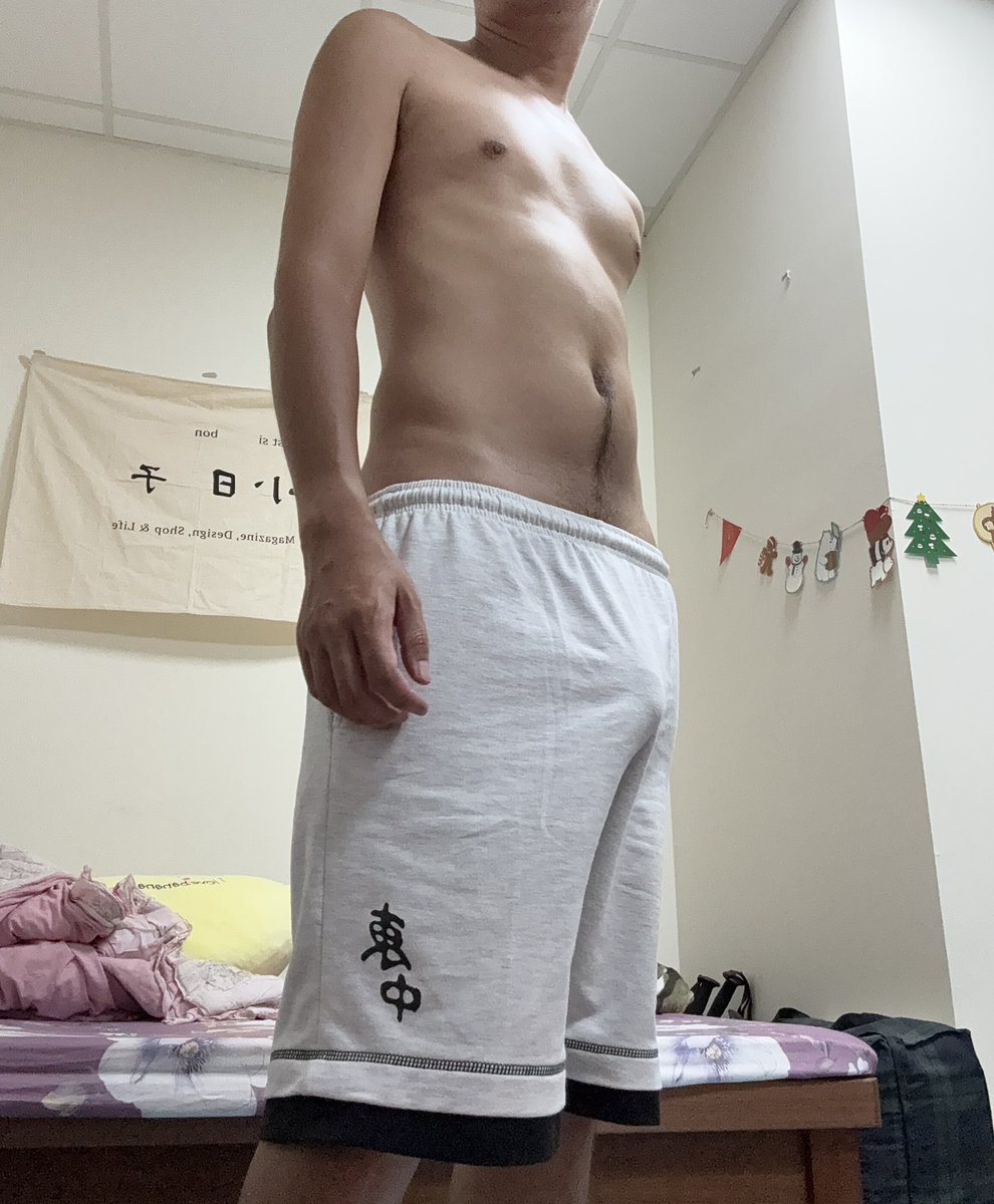 雨天只能在家做一些簡單的運動👀
好熱）