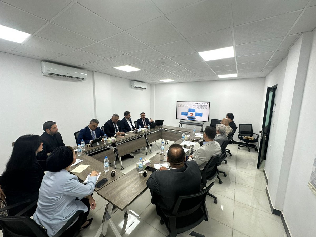 BahrAlolomForum's tweet image. في اطار تعزيز جائزة بحر العلوم للابداع وتطوير مخرجاتها استضفنا فريق تقييم الأداء المؤسسي في أمانة مجلس الوزراء لإستعراض التجربة والخبرة في مشروع جائزة التميز الحكومي، والاستماع الى ارائهم القيمة في تطوير الجائزة وتوسيع دائرة نطاقها والانفتاح على مساحات ابداعية علمية ومجتمعية…
