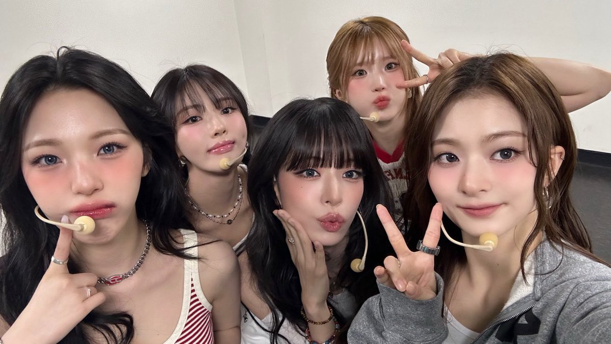 [💌] #NPOP
2025.06.27

#fromis_9 #프로미스나인
#From_Our_20s
#LIKE_YOU_BETTER