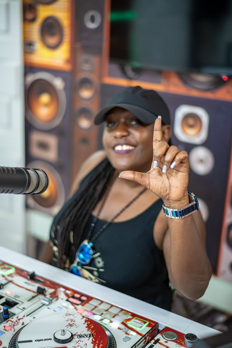 DeejayMaryjo's tweet image. Kick start your weekend with me & @esteri_ug on @97fmRadiocity 4pm sharp!
#WonderYears #JamFloorFillers
Radiocity.ug