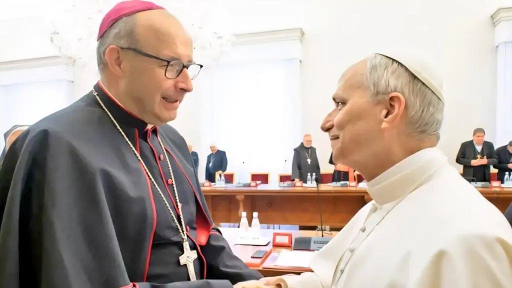 La Seráfica Hermandad de la Santa Cruz acoge con alegría el nombramiento de Mons. José Antonio Satué como nuevo Obispo de Málaga.
Oramos por su ministerio, bajo la Cruz de la Victoria y el amparo de Ntra. Sra. de los Dolores.

¡Bienvenido a Málaga, tierra de fe y devoción!