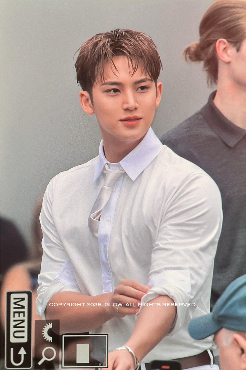 glow. (@glow406) on Twitter photo 250627 Dior pre
#민규 #MINGYU #세븐틴 #SEVENTEEN #MINGYUxDiorSummer26 #DiorSummer26 @dior <a href="/pledis_17/">세븐틴(SEVENTEEN)</a> 250627 Dior pre
#민규 #MINGYU #세븐틴 #SEVENTEEN #MINGYUxDiorSummer26 #DiorSummer26 @dior <a href="/pledis_17/">세븐틴(SEVENTEEN)</a>